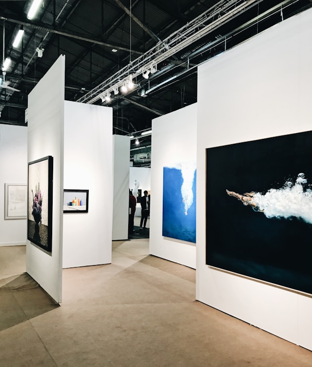 Gallery / Artist